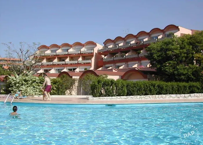 2 Pieces Climatise-Wifi / 4 Voyageurs / Boxe Prive / 2 Piscines / 2 Tennis / Petanque / Pingpong