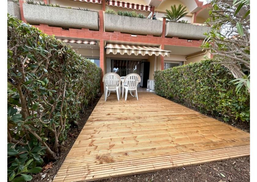 Apartment 2 Pieces Climatise-wifi / 4 Voyageurs / Boxe Prive / 2 Piscines / 2 Tennis / Petanque / Pingpong Antibes