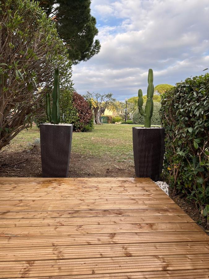 2 Pieces Climatise-wifi / 4 Voyageurs / Boxe Prive / 2 Piscines / 2 Tennis / Petanque / Pingpong * Antibes